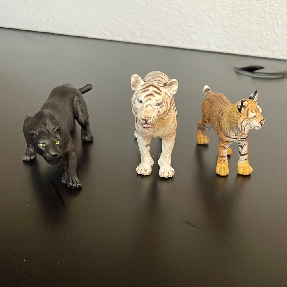 Wild Animal Action Figure Set - Black, White, and Brown